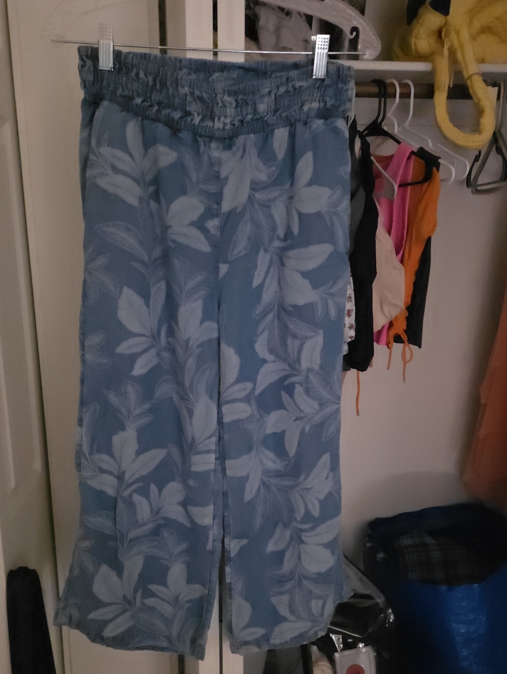 Women's Blue Floral Cropped Wide-Leg Pants